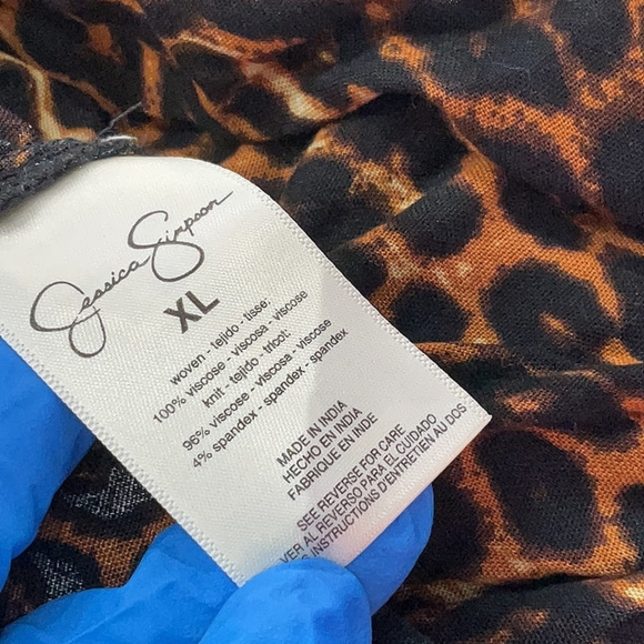 Jessica Simpson Leopard Print Plunge Bodysuit | Size XL - Picture 5 of 5
